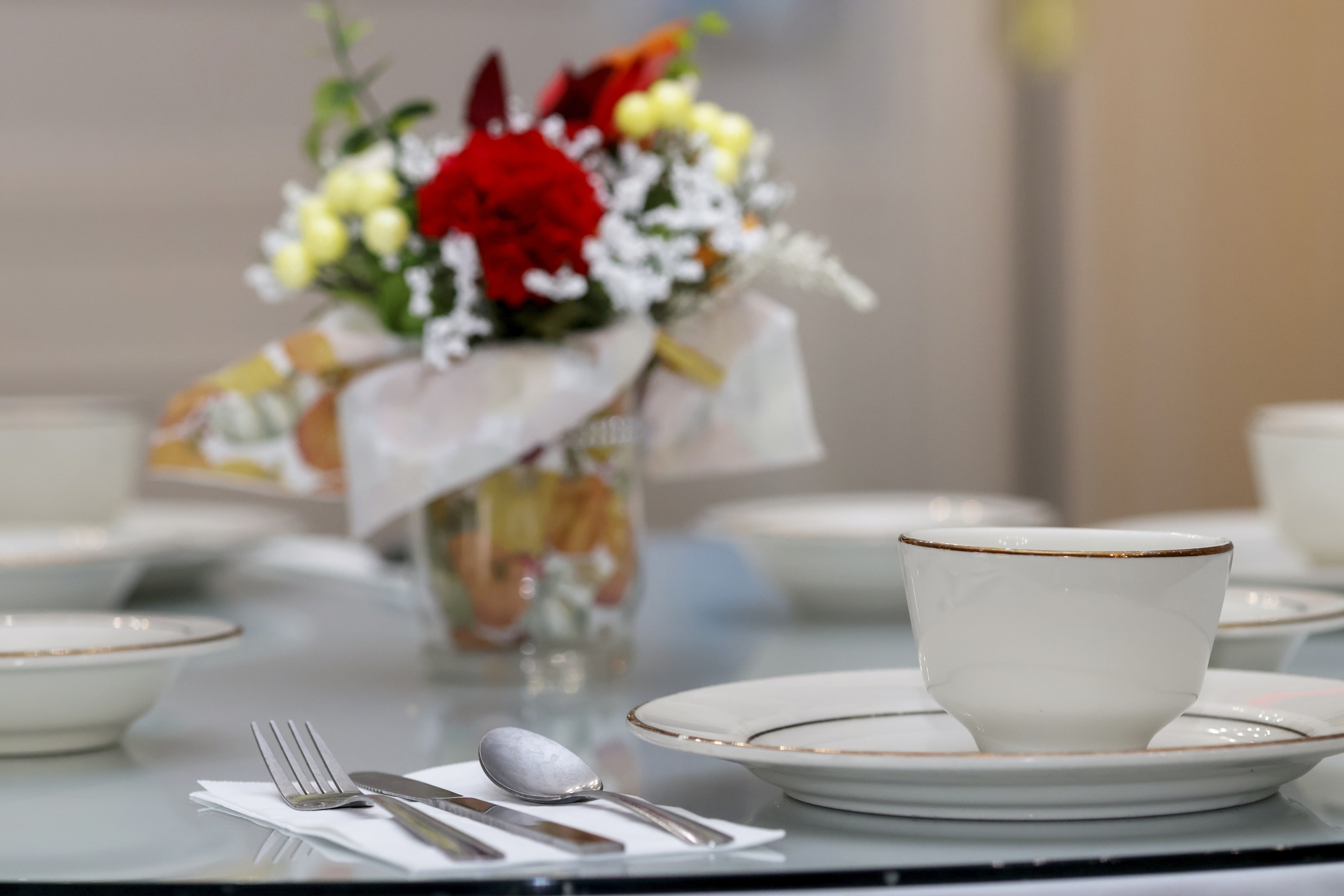 Dining room nursing home Hingham MA South Shore